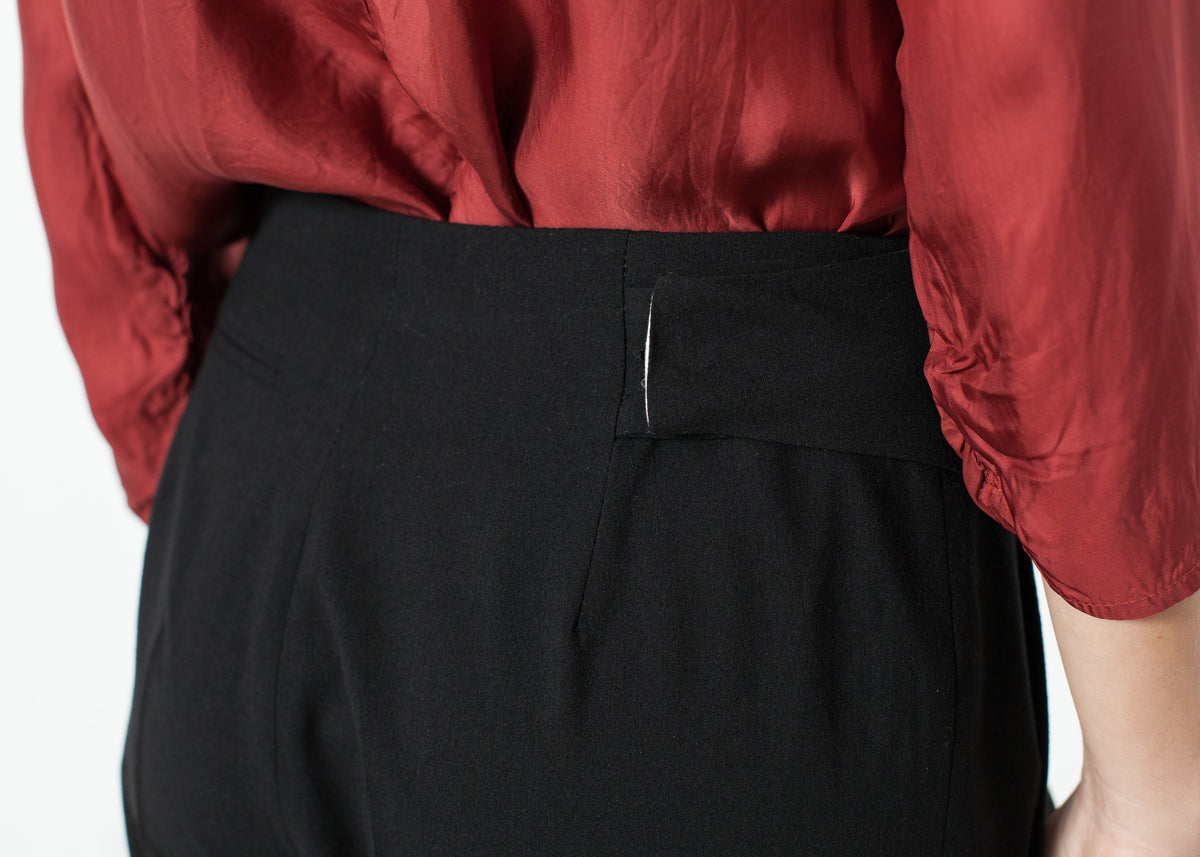 Pleated Waistband Trouser in Black